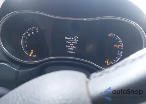 2018 Jeep Grand Cherokee Altitude 4X4 z USA, uszkodzony, nr VIN 1C4RJFAG8JC322307